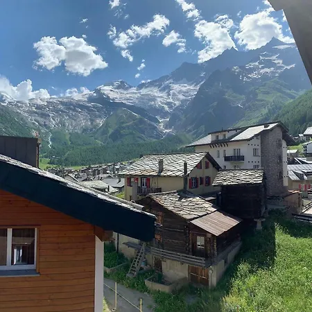 In Chalet Frohsinn, Central Saasfee * Saas Fee