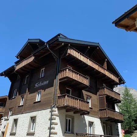 Appartement In Chalet Frohsinn, Central Saasfee *